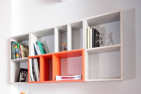 Подвесная книжная полка